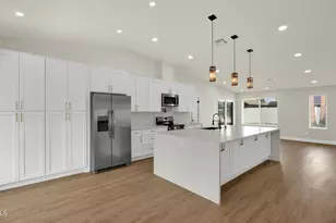 116 E Helena Dr, Phoenix, AZ 85022 - Photo 5