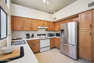 2308 W Comstock Dr, Chandler, AZ 85224 - Photo 9