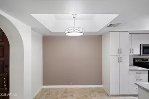 10410 N Cave Creek Rd, Phoenix, AZ 85020 - Photo 9