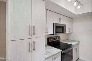 10410 N Cave Creek Rd, Phoenix, AZ 85020 - Photo 13