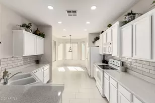 16202 W Winchcomb Ln, Surprise, AZ 85379 - Photo 13