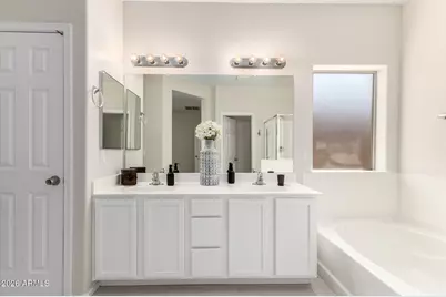 16202 W Winchcomb Lane, Surprise, AZ 85379 - Photo 5