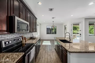 22422 N 94th Lane, Peoria, AZ 85383 - Photo 9