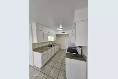 5635 S Clambake Bay Court #Unit C, Tempe, AZ 85283 - Photo 9