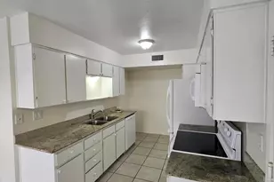 5635 S Clambake Bay Ct, Tempe, AZ 85283 - Photo 9