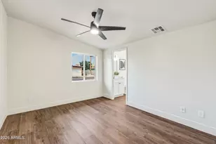 611 W Gibraltar Ln, Phoenix, AZ 85023 - Photo 29