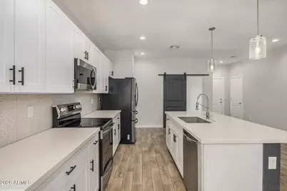 210 W Sunland Avenue, Phoenix, AZ 85041 - Photo 11