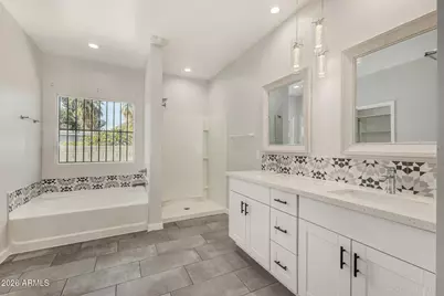 210 W Sunland Avenue, Phoenix, AZ 85041 - Photo 17