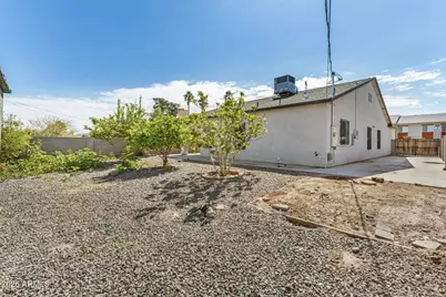 210 W Sunland Avenue, Phoenix, AZ 85041 - Photo 27