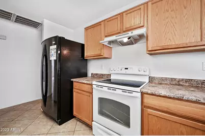 6723 S 31st Drive, Phoenix, AZ 85041 - Photo 9