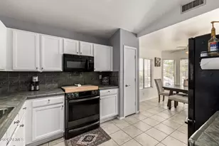 6614 W Desert Hollow Dr, Phoenix, AZ 85083 - Photo 7