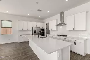 15769 W Desert Hollow Dr, Surprise, AZ 85387 - Photo 7