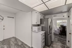 12219 N Sun Valley Dr, Sun City, AZ 85351 - Photo 11