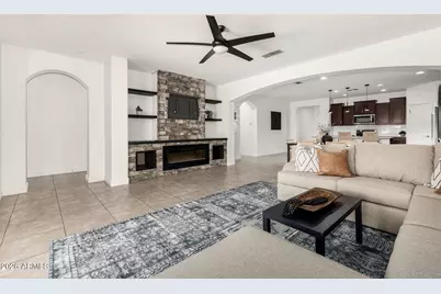 10847 W Swayback Pass, Peoria, AZ 85383 - Photo 9