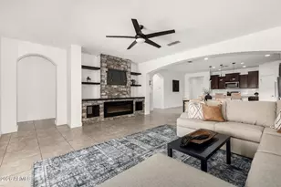 10847 W Swayback Pass, Peoria, AZ 85383 - Photo 9