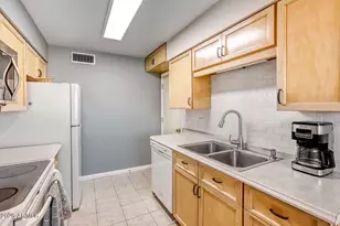 10110 N 97th Dr, Peoria, AZ 85345 - Photo 5