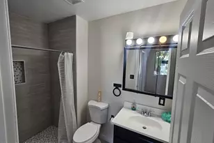 819 E Apollo Rd, Phoenix, AZ 85042 - Photo 9