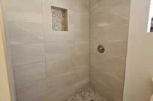 819 E Apollo Rd, Phoenix, AZ 85042 - Photo 17