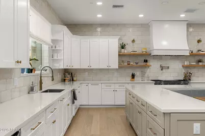 3516 N 35th Place, Phoenix, AZ 85018 - Photo 3