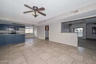 1719 W Yukon Dr, Phoenix, AZ 85027 - Photo 7