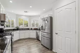 21610 N 44th Pl, Phoenix, AZ 85050 - Photo 13