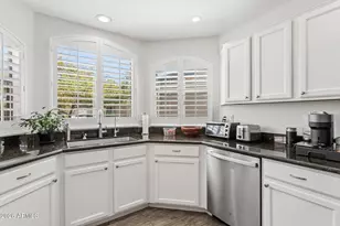 21610 N 44th Pl, Phoenix, AZ 85050 - Photo 15