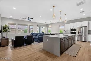 22036 N 59th Wy, Phoenix, AZ 85054 - Photo 3