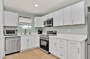 4235 N 16th Dr, Phoenix, AZ 85015 - Photo 9