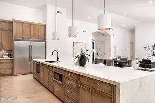 10228 N 55th Pl, Paradise Valley, AZ 85253 - Photo 13