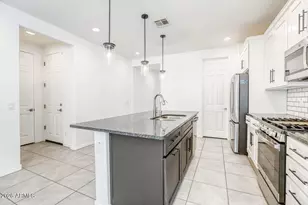 17953 W Golden Ln, Waddell, AZ 85355 - Photo 5