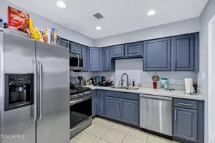 2502 N 38th Ln, Phoenix, AZ 85009 - Photo 9