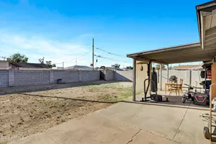 2502 N 38th Ln, Phoenix, AZ 85009 - Photo 19