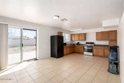 6727 W Roma Avenue, Phoenix, AZ 85033 - Photo 5
