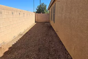 1784 S Falcon Dr, Gilbert, AZ 85295 - Photo 27