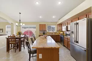 22862 N 103rd Ln, Peoria, AZ 85383 - Photo 9