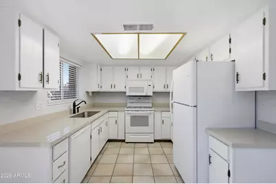 26 W Concorda Drive #104, Tempe, AZ 85282 - Photo 3