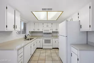 26 W Concorda Dr, Tempe, AZ 85282 - Photo 3