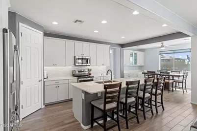 18625 W Seldon Lane, Waddell, AZ 85355 - Photo 15