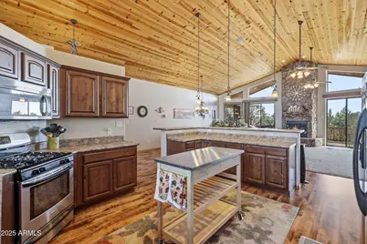 2276 Thunderbird Way, Overgaard, AZ 85933 - Photo 11