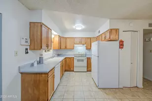 1258 W Manhatton Dr, Tempe, AZ 85282 - Photo 9