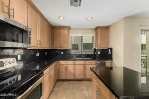 815 E Rose Ln, Phoenix, AZ 85014 - Photo 7