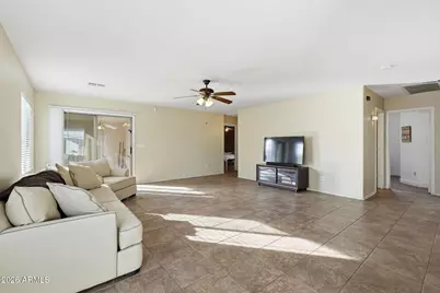 8109 W Globe Avenue, Phoenix, AZ 85043 - Photo 11