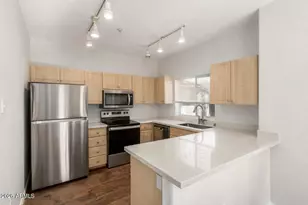 7401 W Arrowhead Clubhouse Dr, Glendale, AZ 85308 - Photo 5