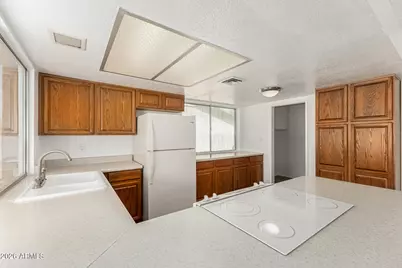 10432 W Diana Avenue, Peoria, AZ 85345 - Photo 11