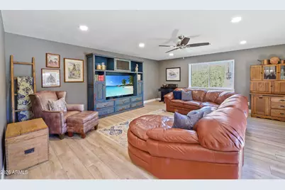 7823 N 7th Place, Phoenix, AZ 85020 - Photo 3