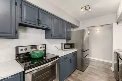 10611 W Avenida Cordoniz --, Phoenix, AZ 85037 - Photo 9