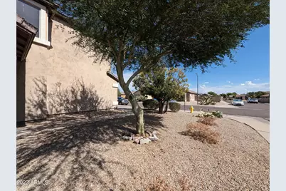 5794 W Golden Lane, Glendale, AZ 85302 - Photo 5