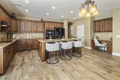 2614 E Carob Drive, Gilbert, AZ 85298 - Photo 9