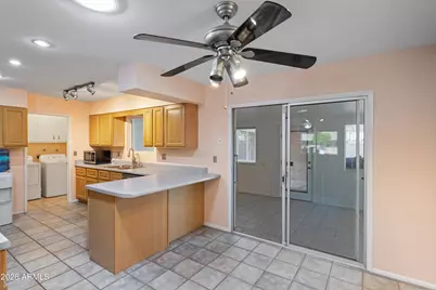 10229 N 108th Avenue, Sun City, AZ 85351 - Photo 9