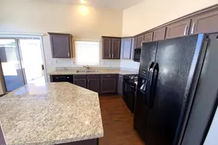 3938 W Hackamore Dr, Phoenix, AZ 85083 - Photo 11